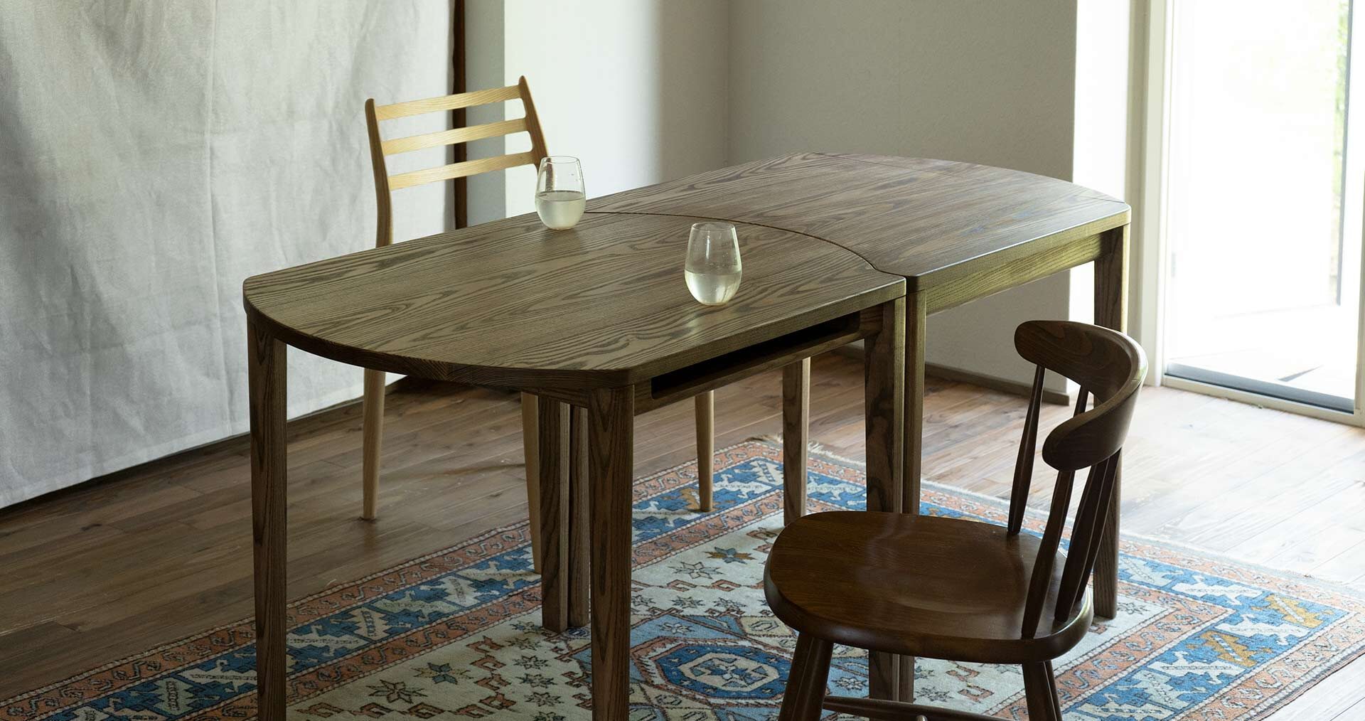 TWIN TABLE